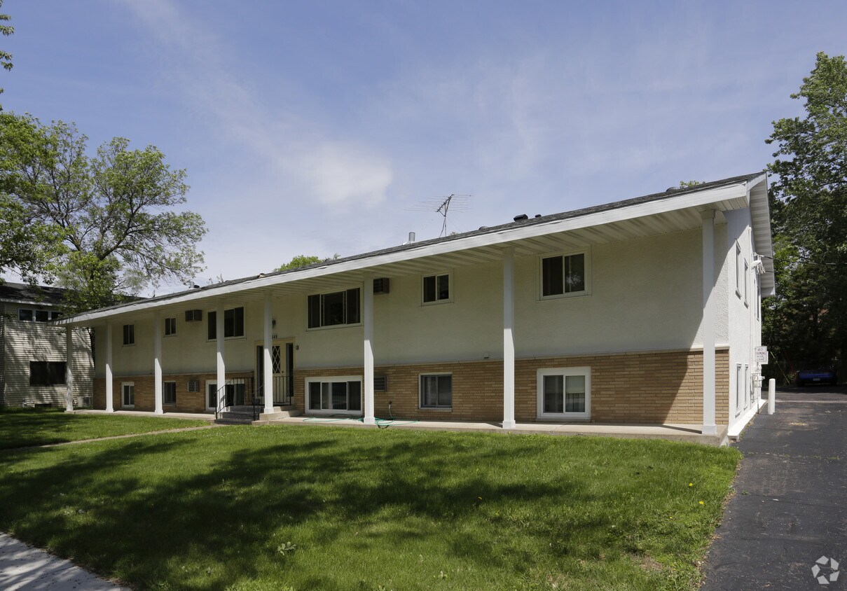 649 Madison St, Anoka, MN 55303 Apartments in Anoka, MN
