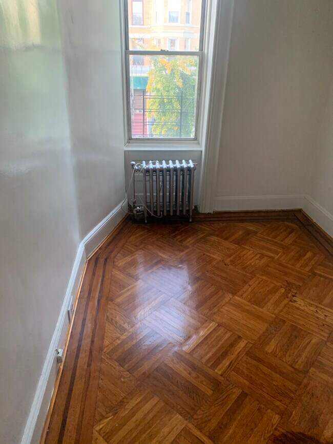 Building Photo - 15 Bancroft Plz