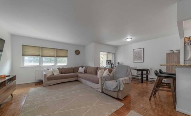 Foto del edificio - 1111 River Rd