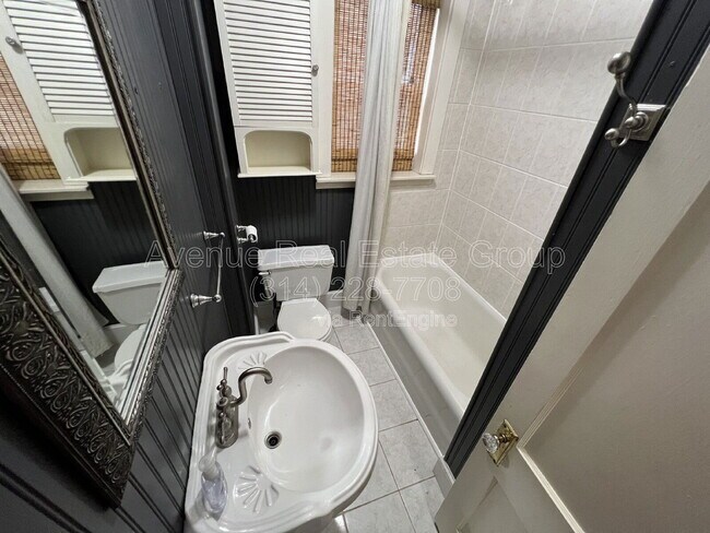 Foto del edificio - 6553 Scanlan Ave