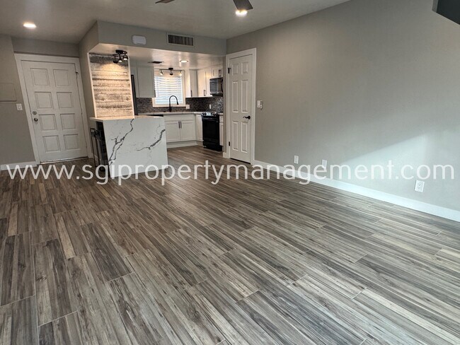 Foto del edificio - 2415 N 71st St