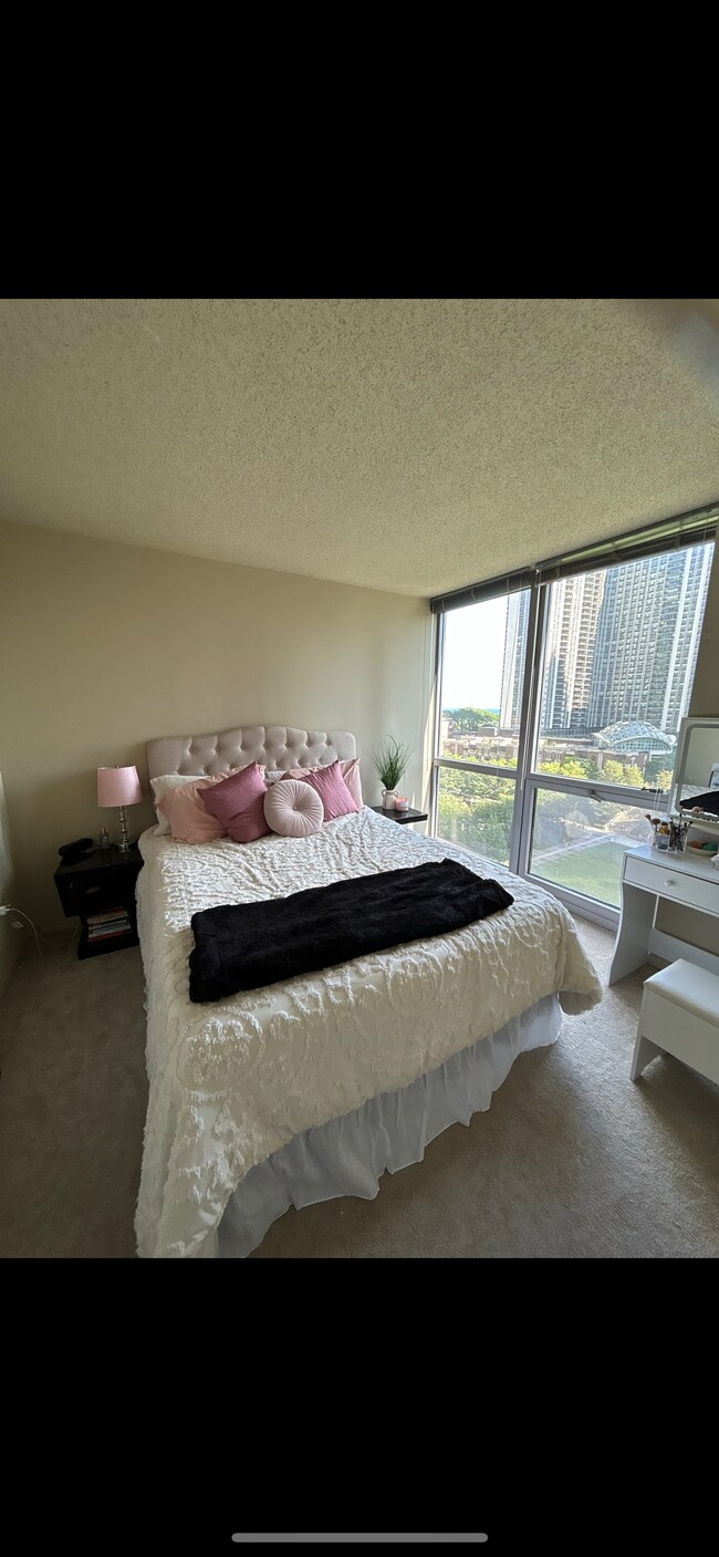 Foto del edificio - 360 E South Water St