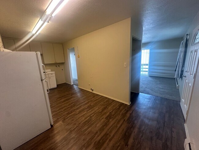 Foto del edificio - Gueck Con.-  Pacific Blvd Apartments
