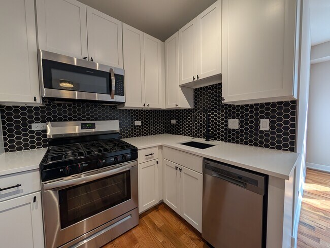 Foto del edificio - 648 W Wrightwood Ave
