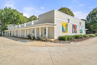 Building Photo - 604 E Iredell Ave