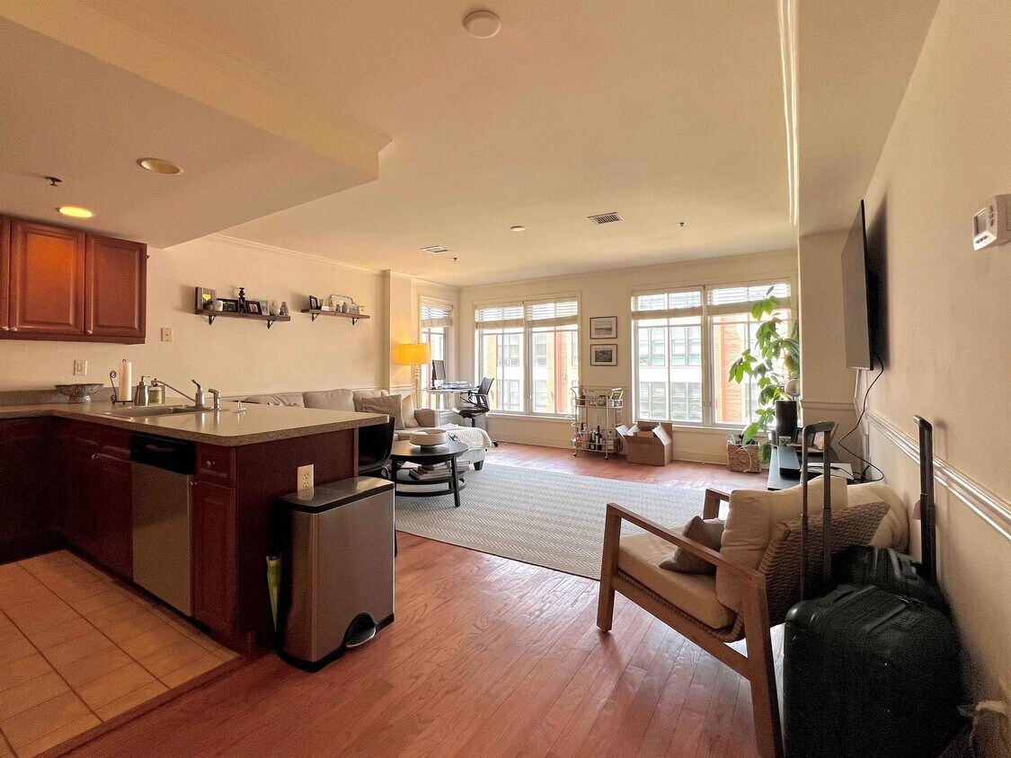 Foto principal - 1331 Grand St