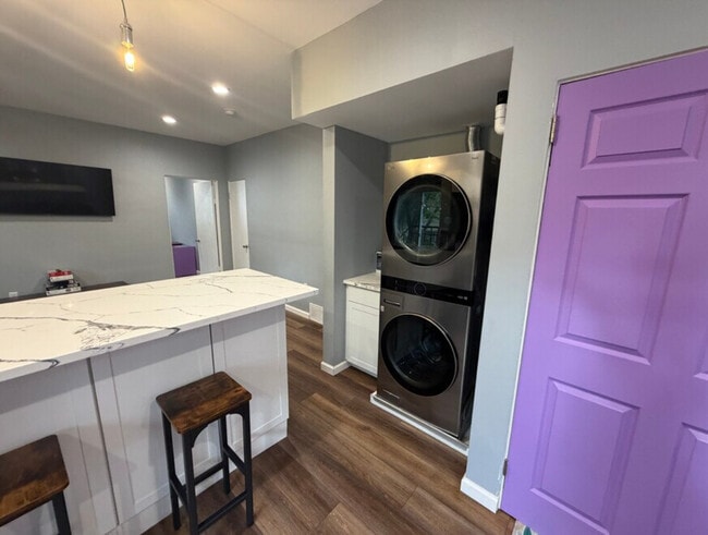 In-unit Wash & Dryer - 3932 Vinceton St.