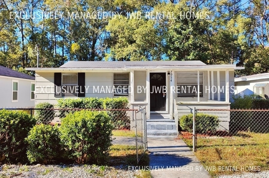 Primary Photo - 7954 Pipit Ave