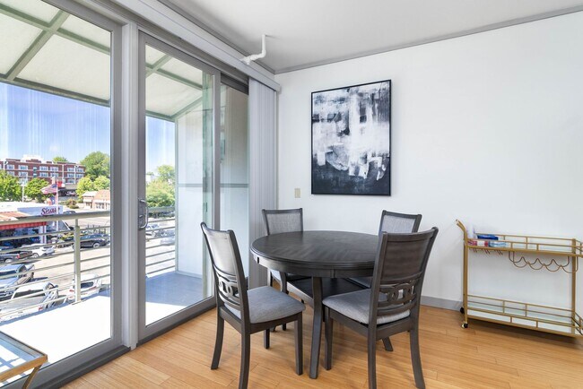 Building Photo - 1BR/1BA FOR RENT