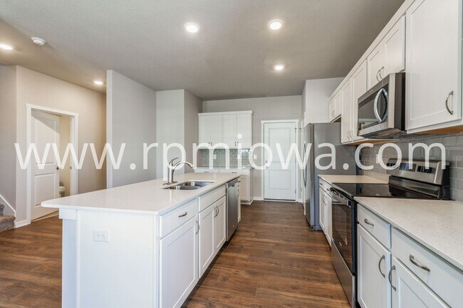 Foto del edificio - PRAIRIE TRAIL HOME!! 4 Bedroom, 3 Bathroom in Ankeny