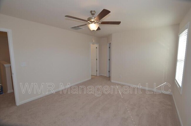 Foto del edificio - 8145 Sheffield Dr
