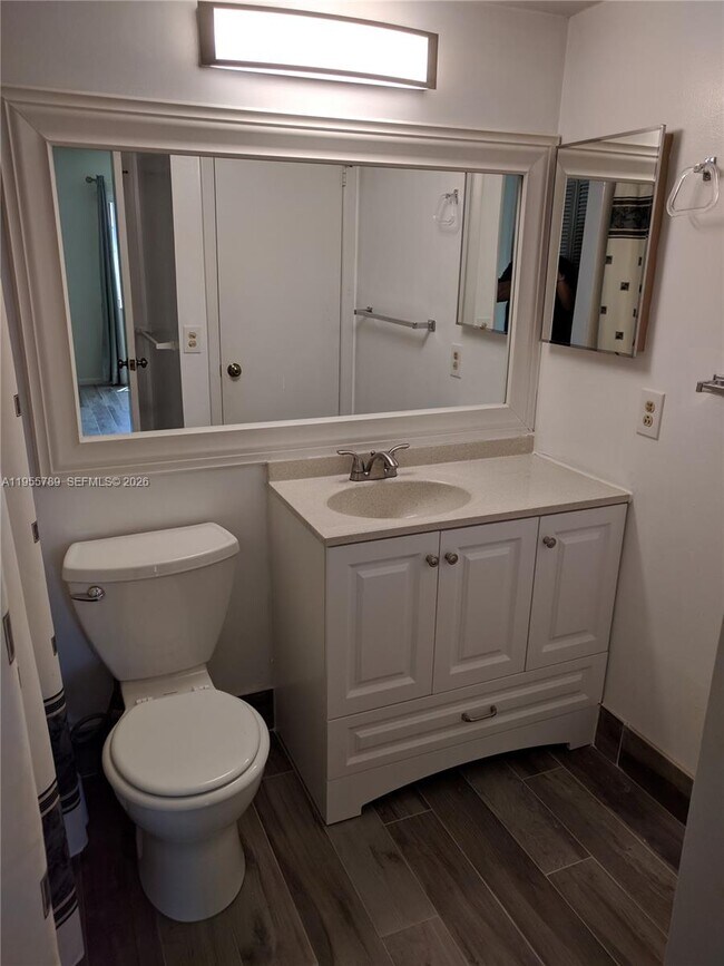 Foto del edificio - 441 Pine Glen Ln