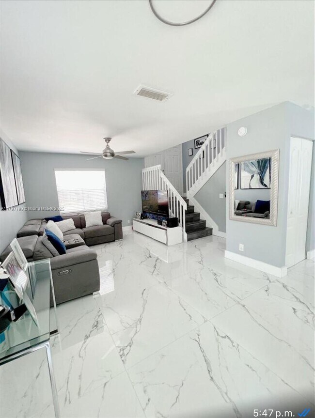 Foto del edificio - 6450 Fern St