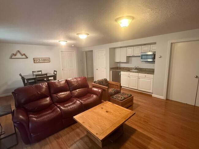 Foto del edificio - Spacious & Comfortable 4 Bedroom House - C...