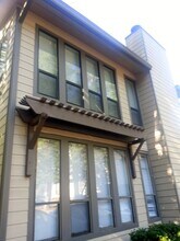 Building Photo - 9400 Roberts Dr