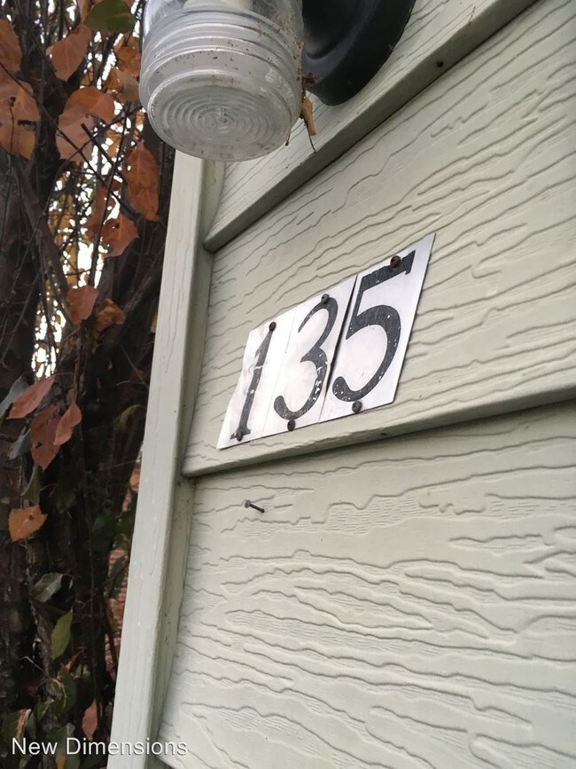 Foto del edificio - 1 br, 1 bath House - 135 Mary St.