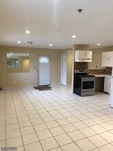 Building Photo - 336 Bloomfield Ave