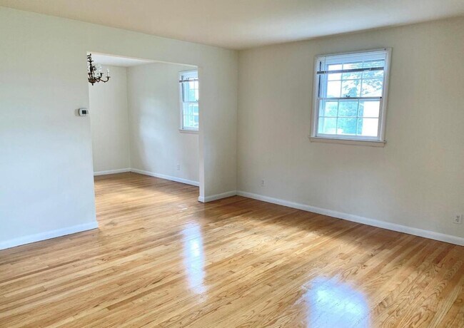 Building Photo - 808 Branford Cir