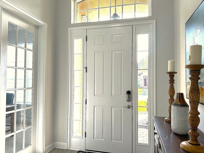 Foto del edificio - Stunning 4/4, Available Immediately, Fully...