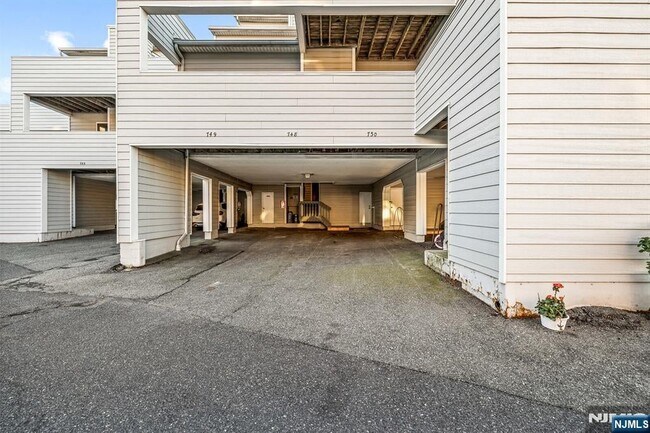 Foto del edificio - 750 Mainsail Ln