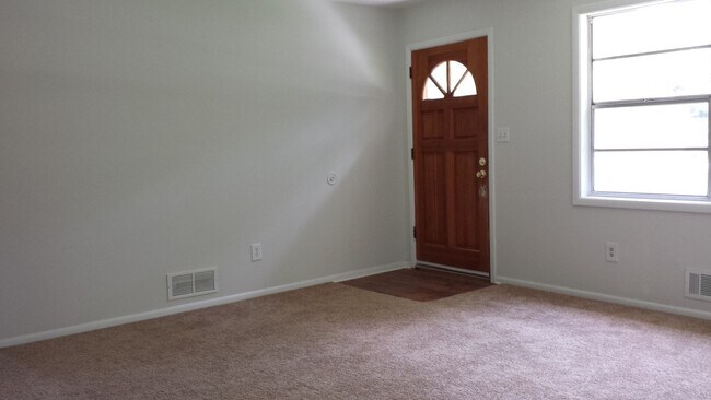 Foto del edificio - 2410 Sherwood Pl SW