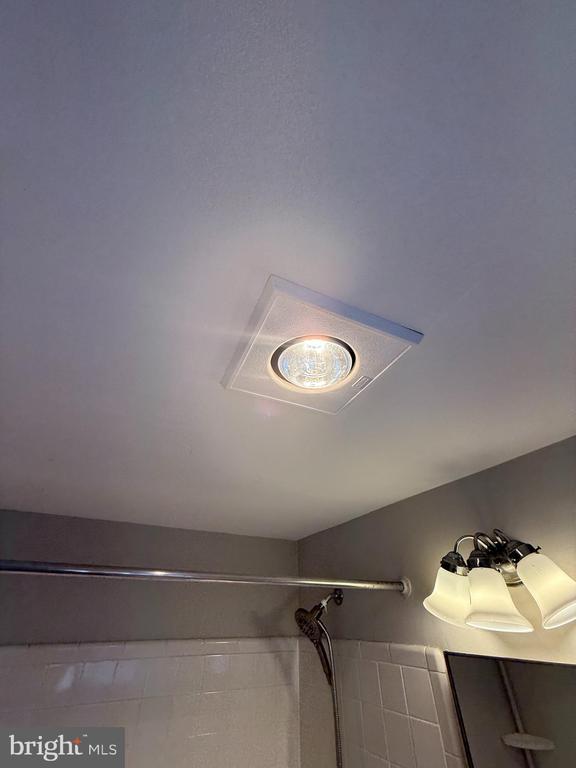 Building Photo - 3254 Valley Dr