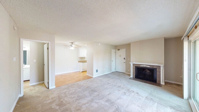 Foto del edificio - 551 Alameda del Prado