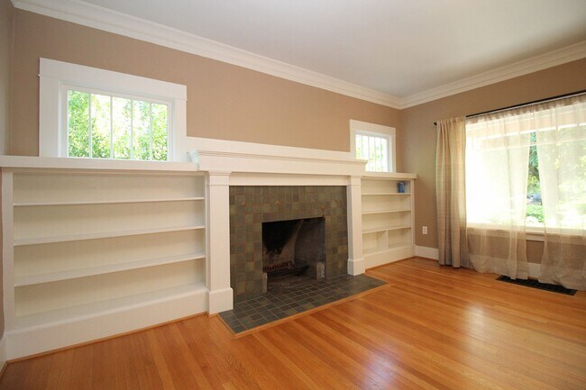 Foto del edificio - Beautifully Updated 5 Bedroom/3.5 Bath Irv...
