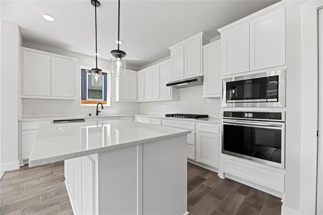 Building Photo - 6104 Lake Brook Dr