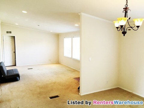 Building Photo - 15001 Cavalier Canyon Dr