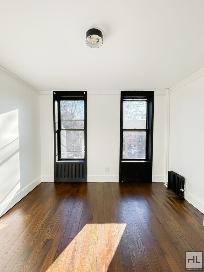 Building Photo - Carroll Gardens 2-Bed 1-Bath