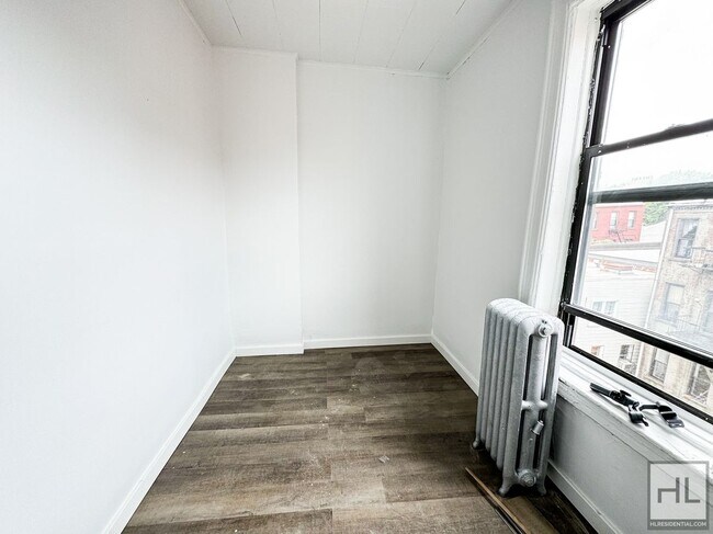 Foto del edificio - 270-215 15th St