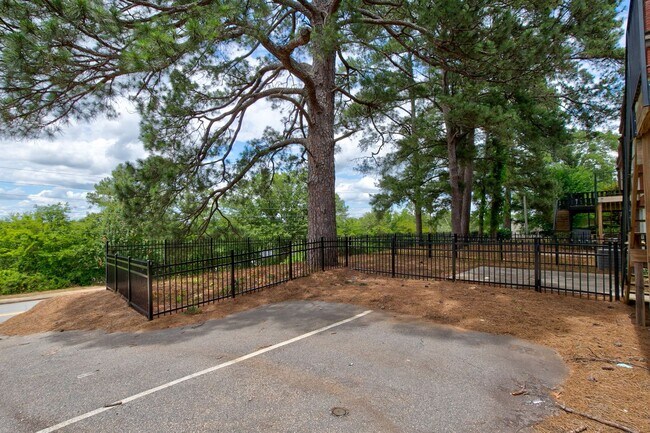 Building Photo - 3501 Lyles St