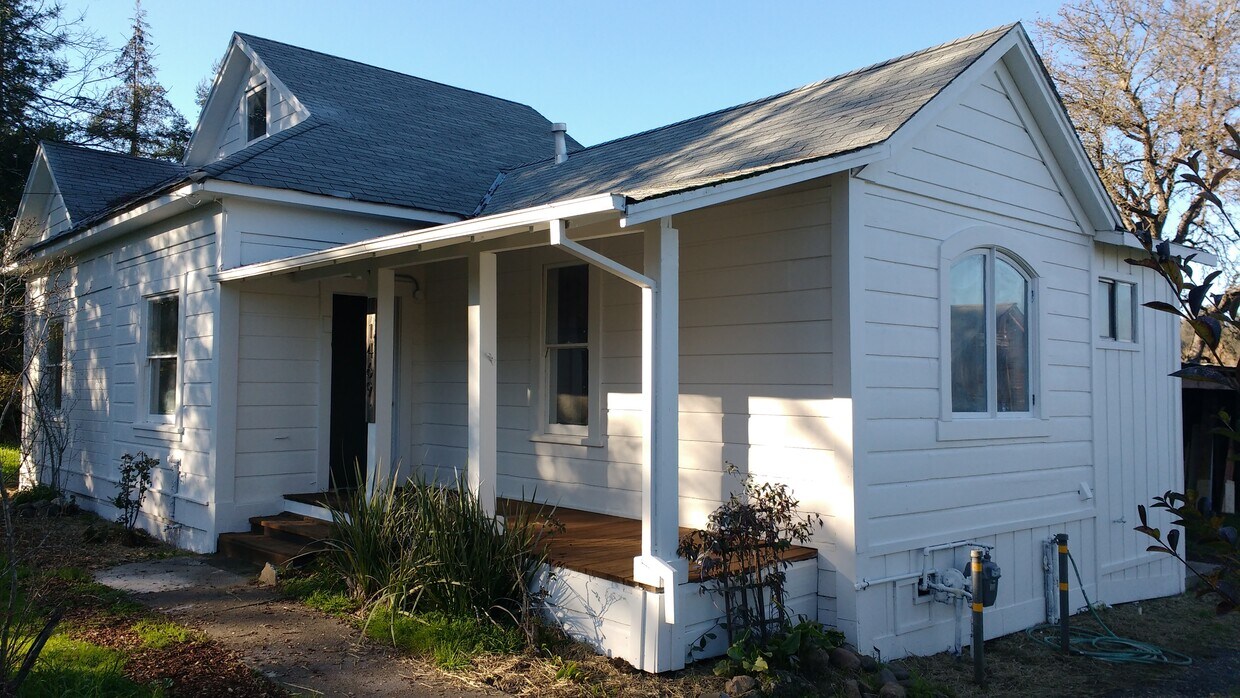 Primary Photo - 1469 Cooper Road