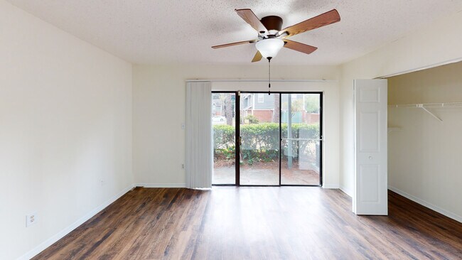 Interior Photo - Cambridge Woods