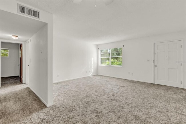 Building Photo - 75 Sunnyside Dr