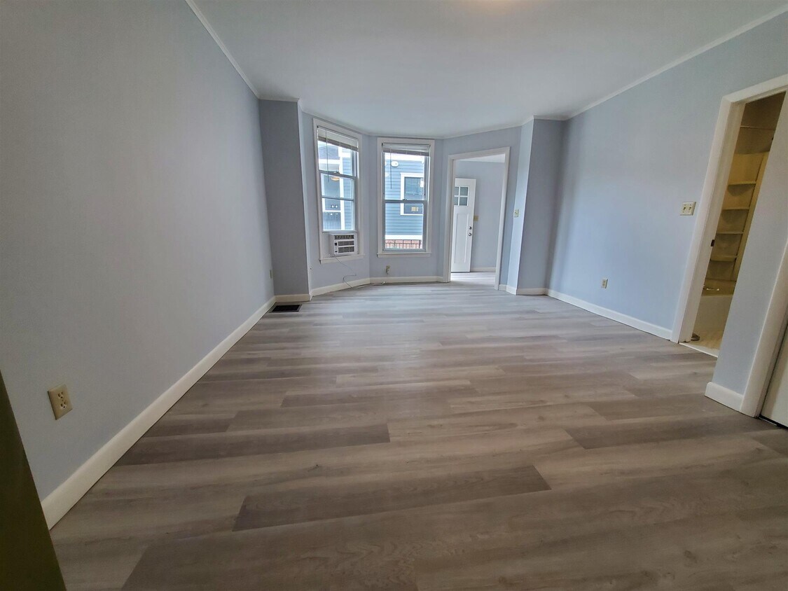 Foto principal - 146 Highland Ave