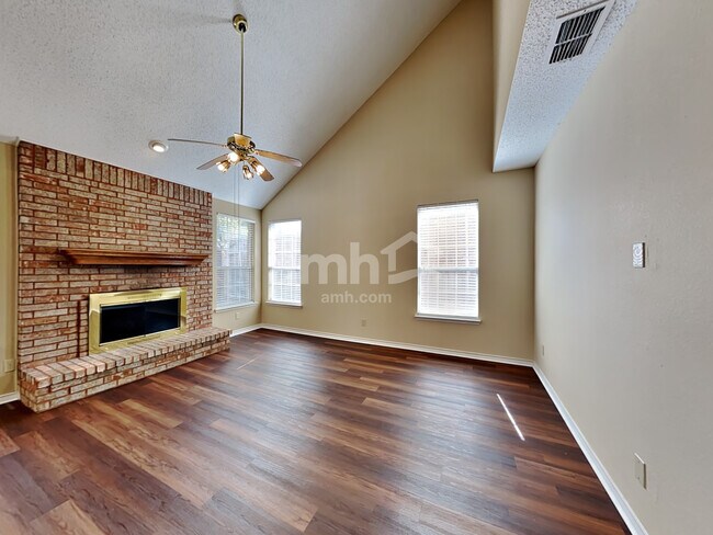 Foto del edificio - 6124 Sandstone Drive