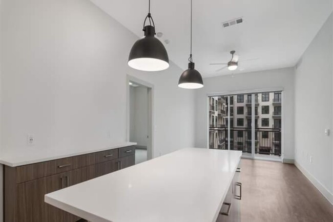 Building Photo - 1 bedroom in San Antonio TX 78215