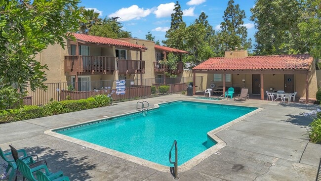 Photo - 1040 W MacArthur Blvd House