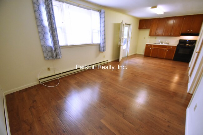 Building Photo - 1 Oakwood Dr