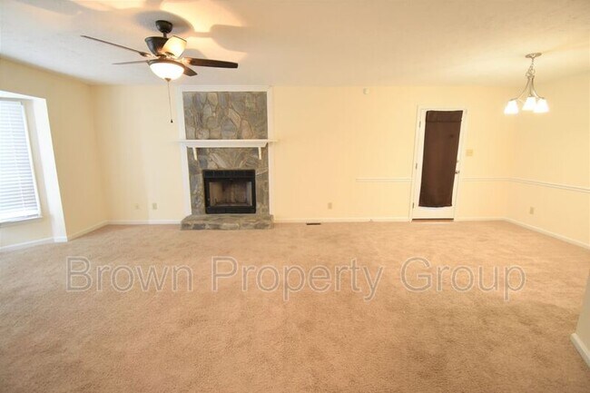 Foto del edificio - 711 Alexwood Dr