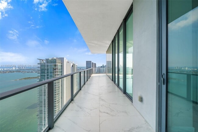 Foto del edificio - 480 NE 31st St