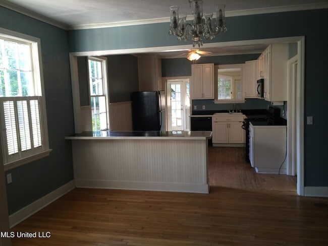 Building Photo - 4056 Redwing Ave