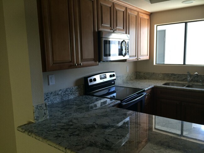 Building Photo - ranchview490