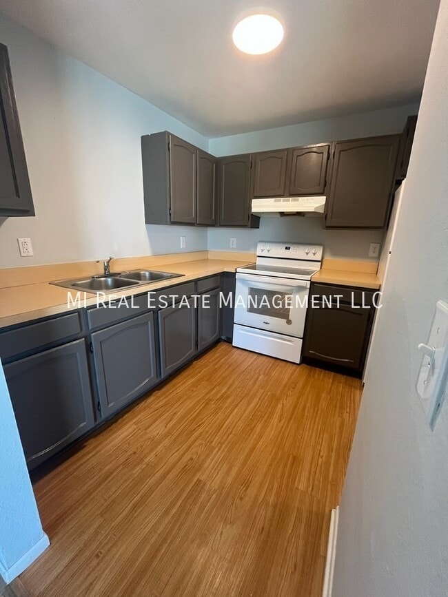 Building Photo - 326 Stratford Way