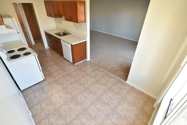 Building Photo - 240 Athol Ave