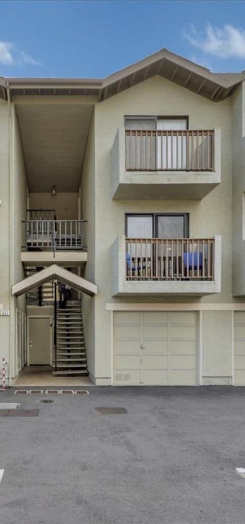 Building Photo - 943 Ridgeview Ct