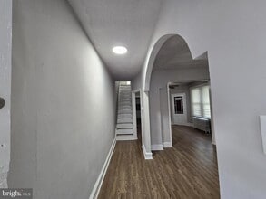 Building Photo - 968 E Woodlawn St