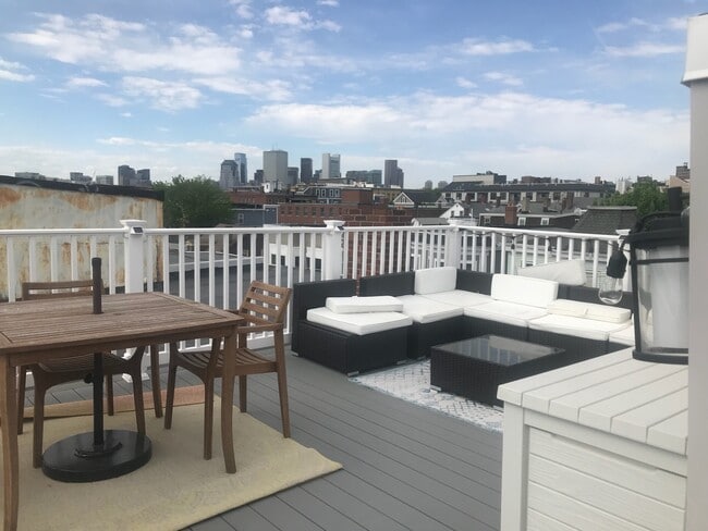 Photo - 245 W Fifth St Apartment